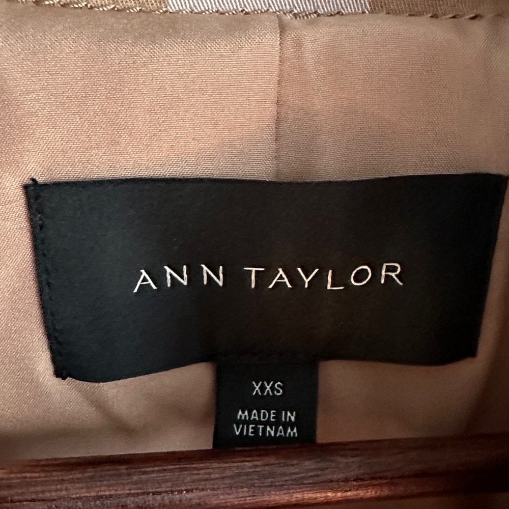 Ann Taylor Tan and White Checkered Trench Coat - Picture 2 of 12